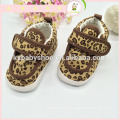 2015 nouveau design étoile motif coloré doux soled cuir léopard chaussures de bébé